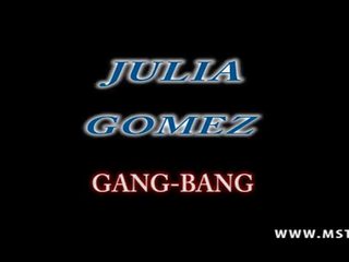 Julia-gomez-gang-bang occhiolino