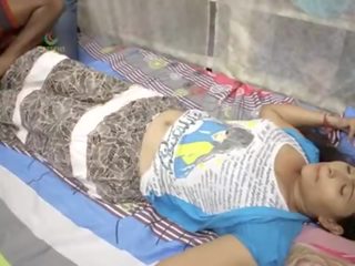 Indický surekha tetička neuvěřitelný bussing navel polibek a groping - špinavý film mov - sledovat indický smyslný pohlaví video vide