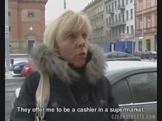 Cseh bevállalós anyuka ad egy fej mert egy esztergált tovább harkály