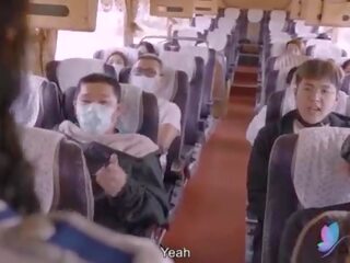 Xxx film tour bus mit vollbusig asiatisch anruf mädchen original chinesisch av x nenn video mit englisch unter